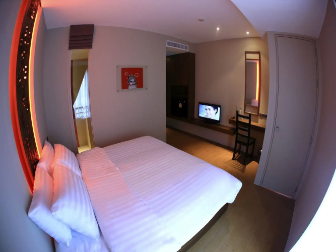 Silom One