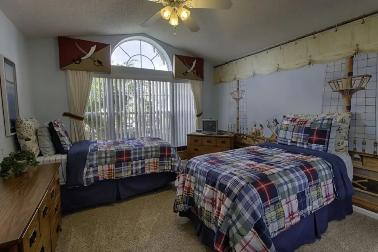 Stunning 3 bed Former Model Home With Private Upgraded Pool - 352