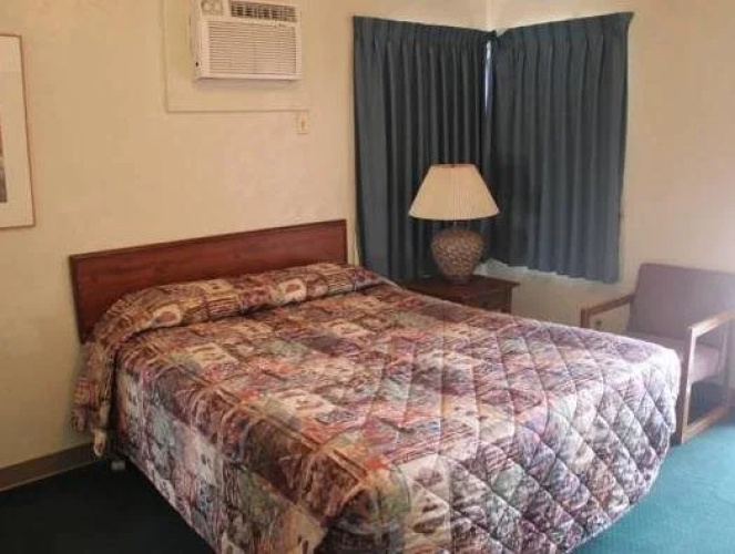 Frontier Motel