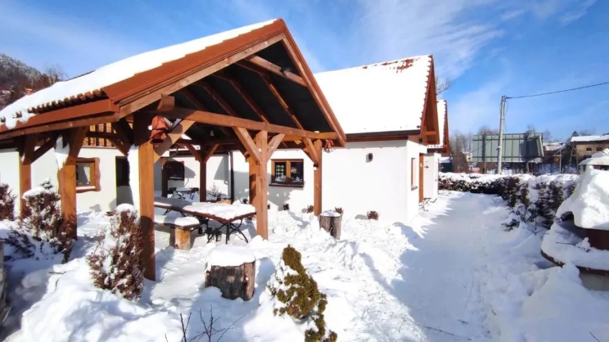 2 Bedrooms Chalet