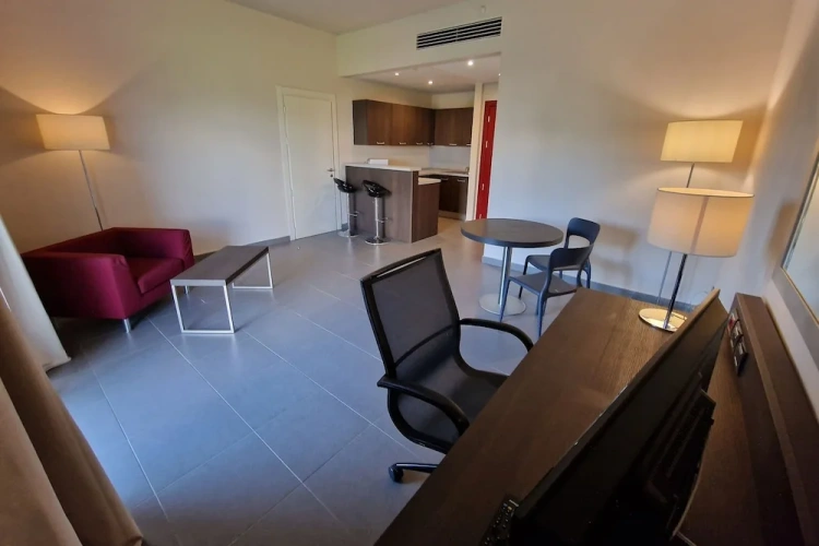 1 Bedroom Suite with balcony