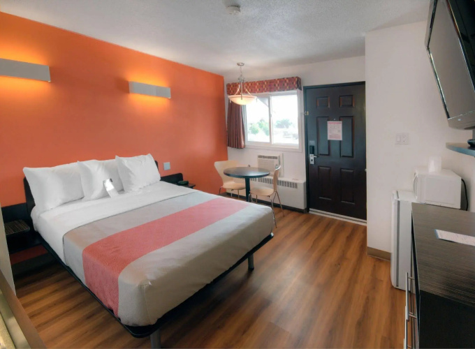 Motel 6 Lethbridge, AB