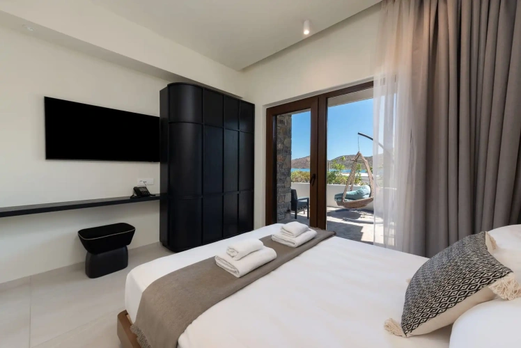 2 Bedrooms Premium Suite with partial sea view