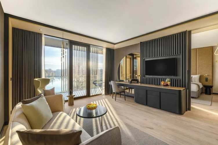 Luxury Suite