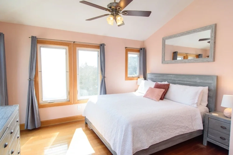 Deluxe room with balcony and with partial sea view