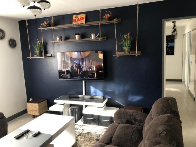 3 Bedrooms Apartment