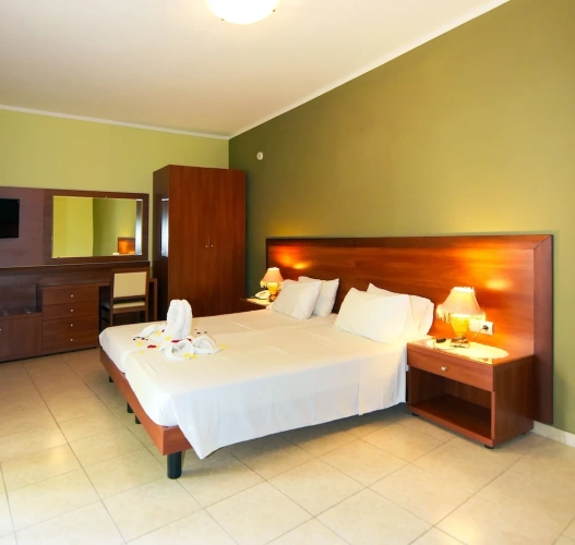 2 Bedrooms Suite with balcony and with garden view
