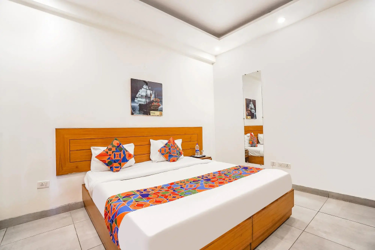 FabHotel NStay 32