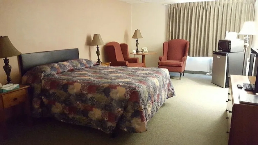 Eagle's Lodge Motel