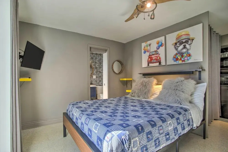 1 Mi to Deerfield Beach: Stylish Studio w/ Pool!