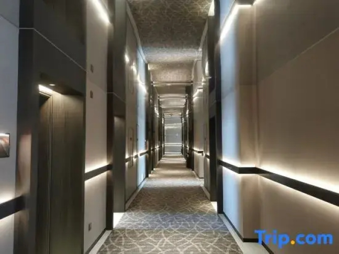 Max E-sports Hotel