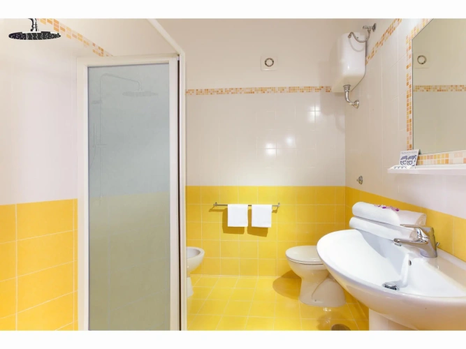 Standard Triple room with balcony and with sea view