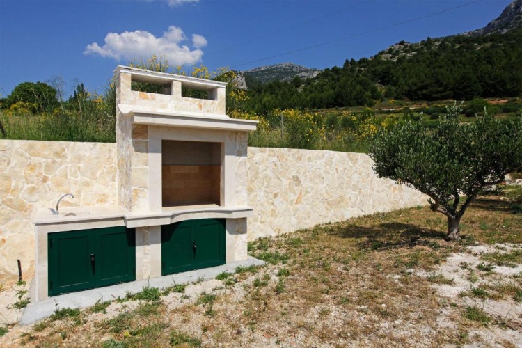 4 Bedrooms Cottage