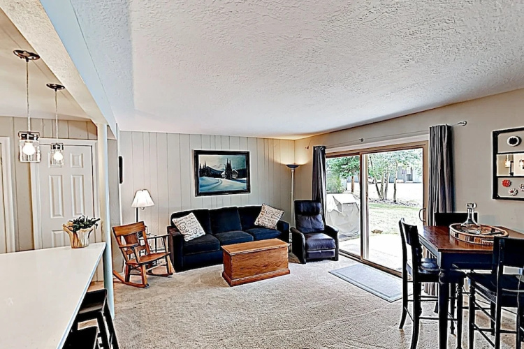 933scdue 3 Bedroom Condo