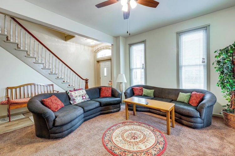 2 Bedrooms Apartment