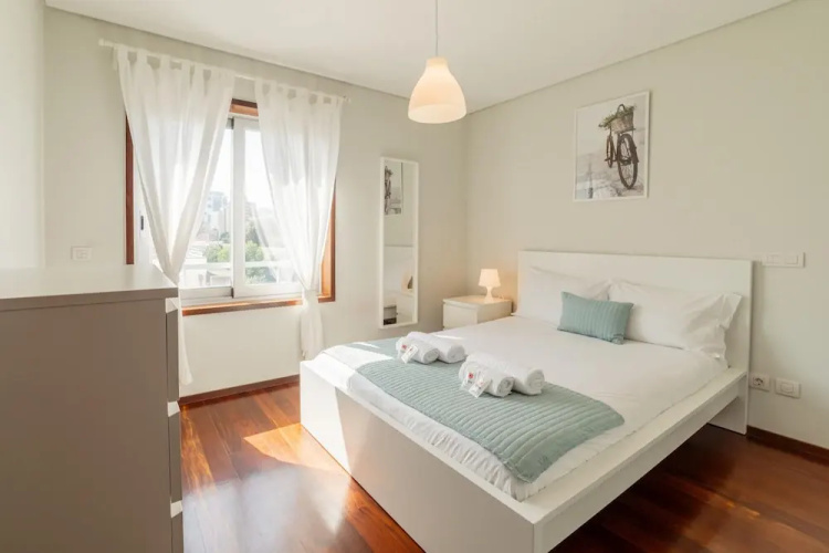 Modern Cedofeita by Homing