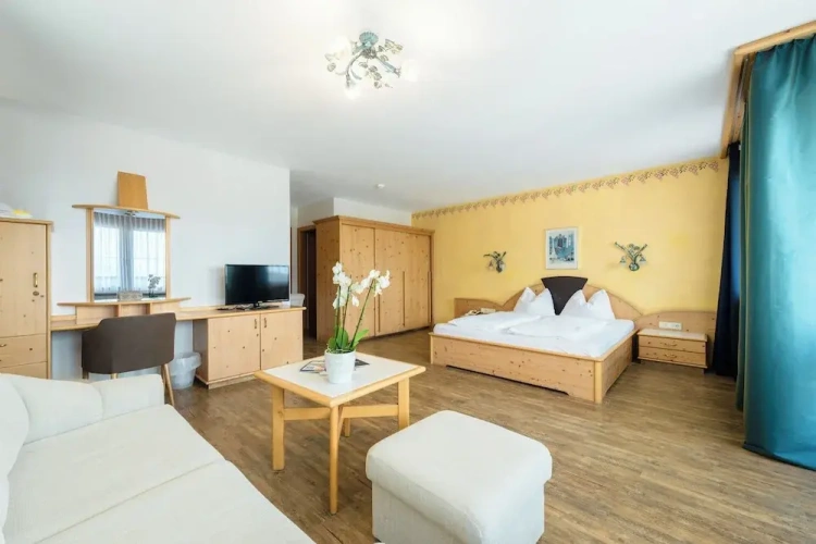 Classic Double room with balcony