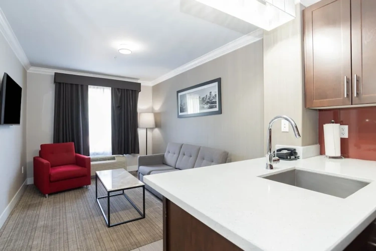 Standard Double Suite
