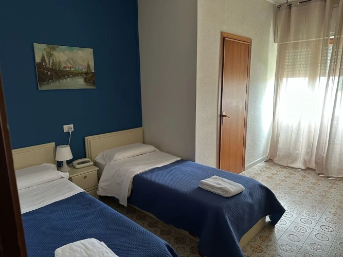 Standard Twin room with garden view