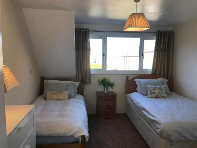 3 Bedrooms Cottage