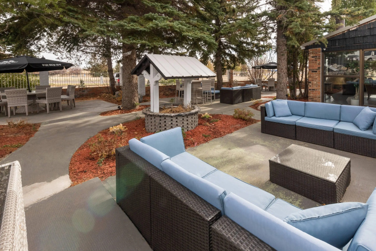 Clarion Pointe photo 25