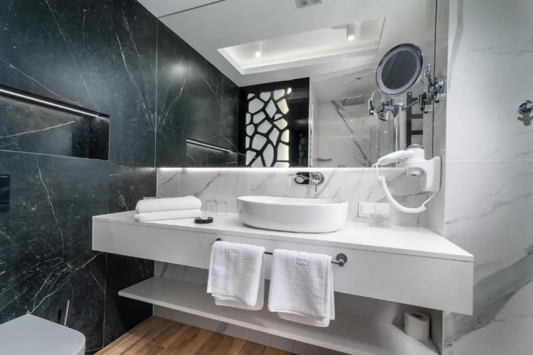Deluxe Triple room with balcony
