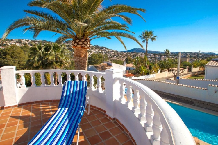 2 Bedrooms Villa