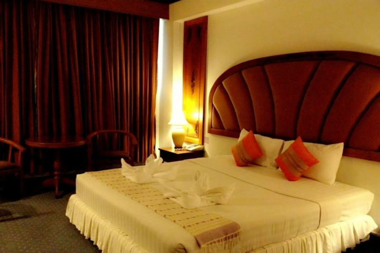Thepnakorn Hotel