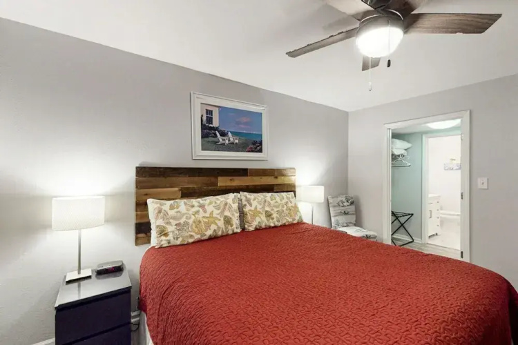 Colony Club E1