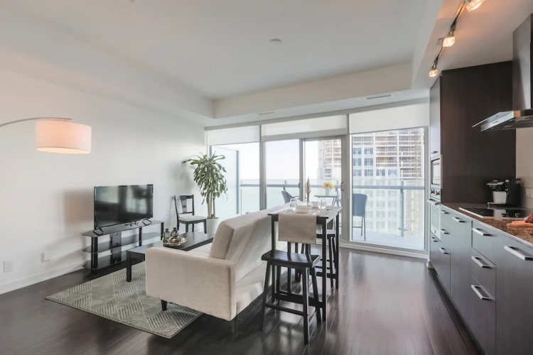 Noel Suites - York and Bremner