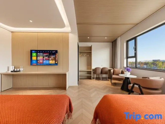 Deluxe Family room with view