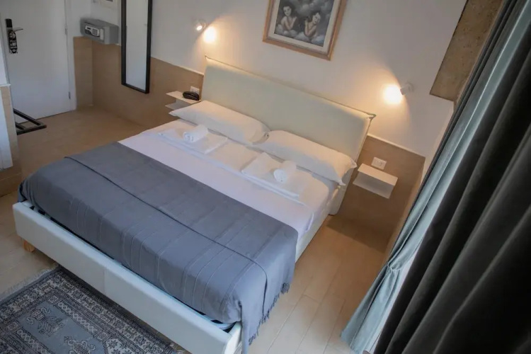 H22 Hotel