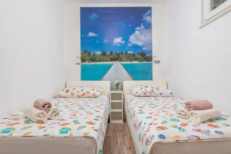 Beachfront villa Mihovil w. beach access