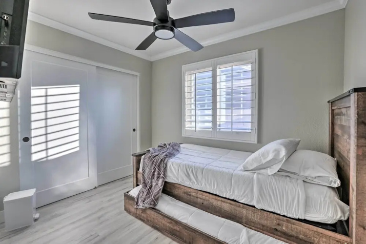 Bright Tempe Home w/ Fenced Backyard!