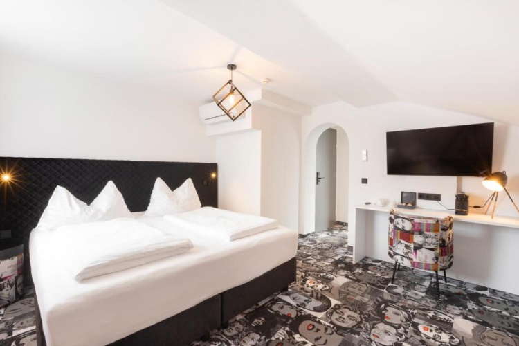Grand Triple room