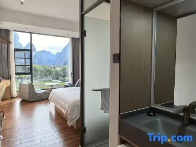 Standard Double room with view