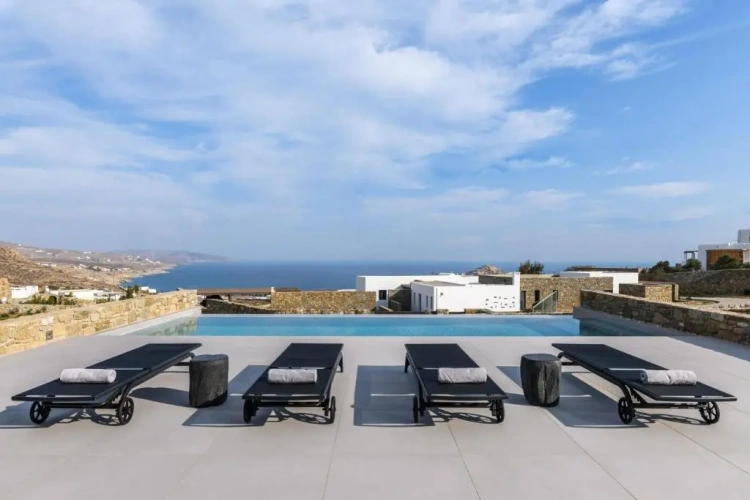 3 Bedrooms Villa