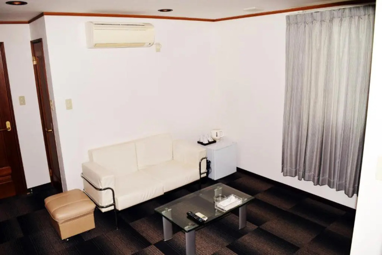Sakura Hotel Oami