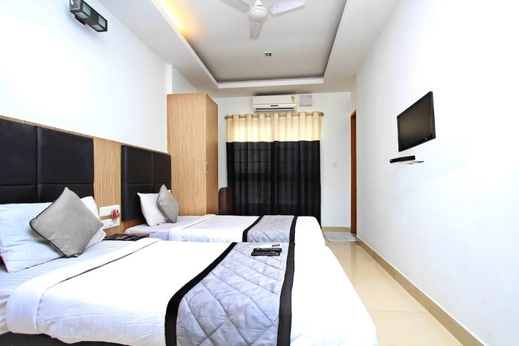 OYO Flagship 7558 Galaxy Comfort Inn