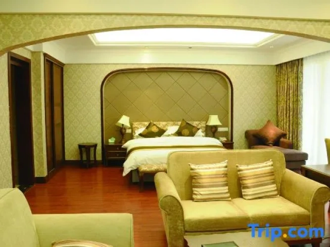 Deluxe Suite