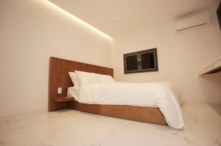 Standard Double room with city view