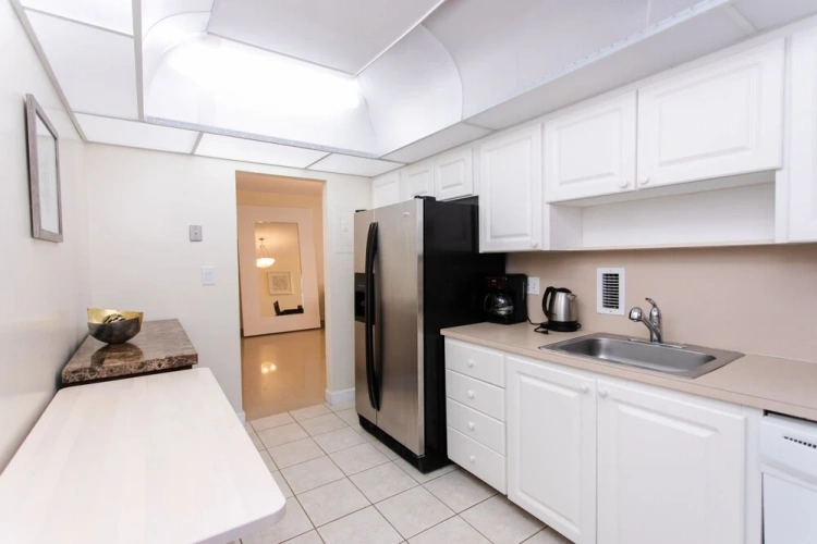 1 Bedroom Luxury Apartment with balcony and with ocean view