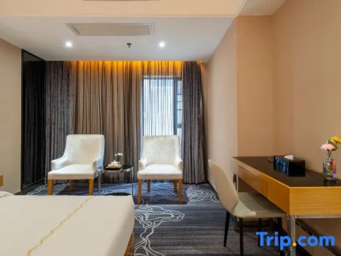 Comfort Triple Family room