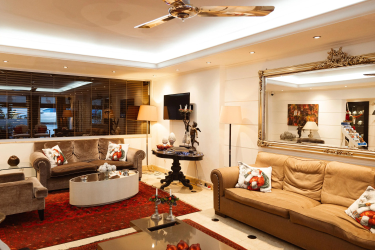 Best Western Plus Embassy Hotel