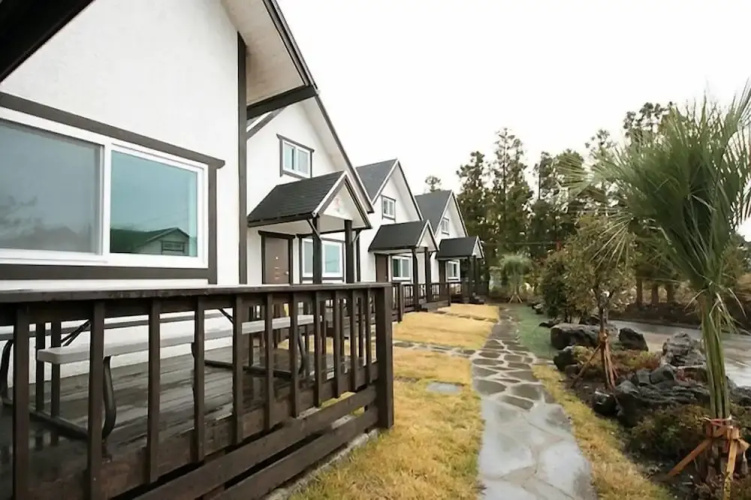 Zain Village pension