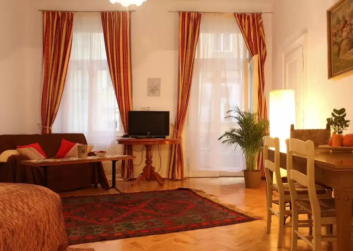 Bohemia Antique Apartment