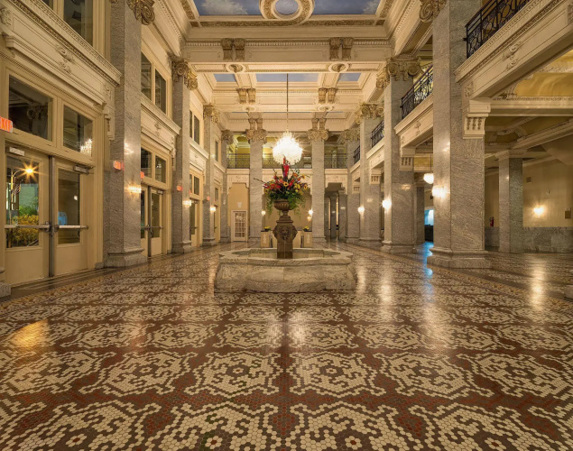 Hotel Bentley
