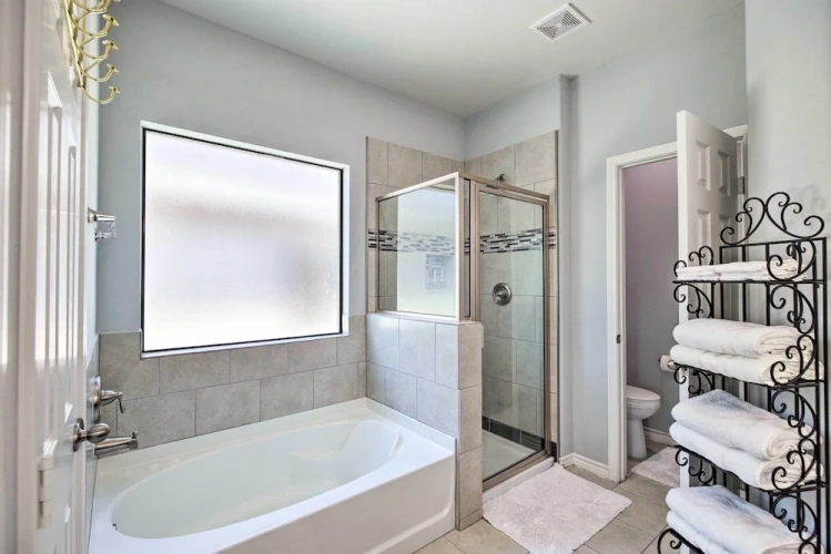 3 Bedrooms Apartment