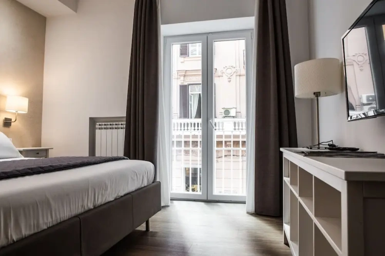 Standard Double room with city view
