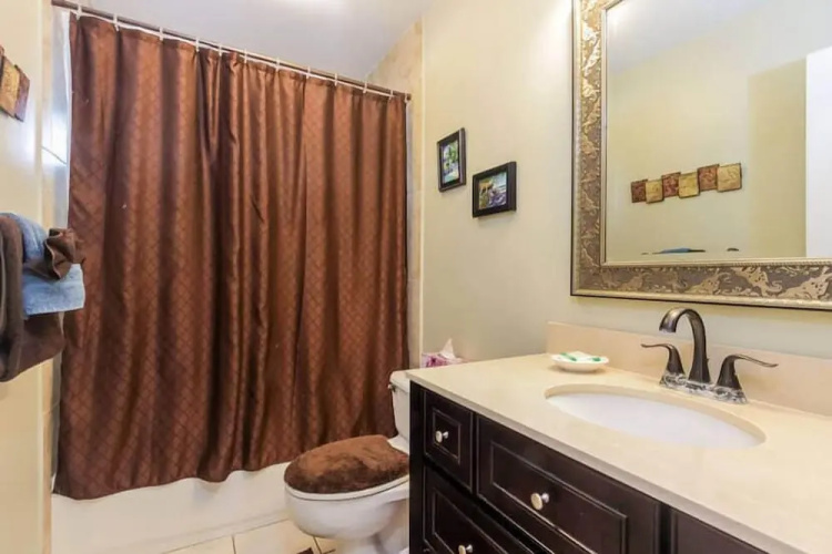 Banyan Tree Condo W/ Pool & Ocean Front!